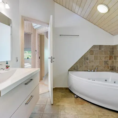Agved - 1-5km From The Sea In Ne Jutland By Interhome * Hals